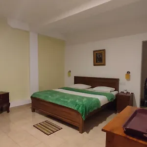 Hotel Blue Sky, Nallathanniya