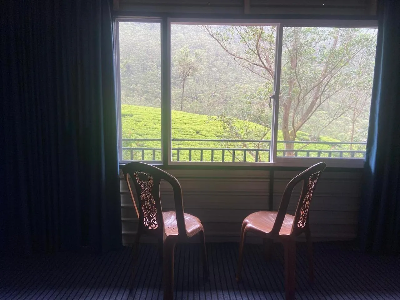 Shan Hotel Nallathanniya
